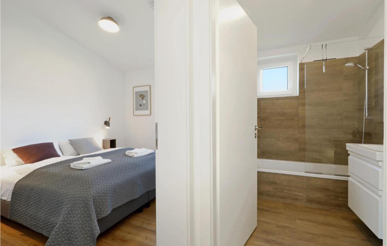 Stunning Home In Lembruch-Duemmer See With Sauna エクステリア 写真