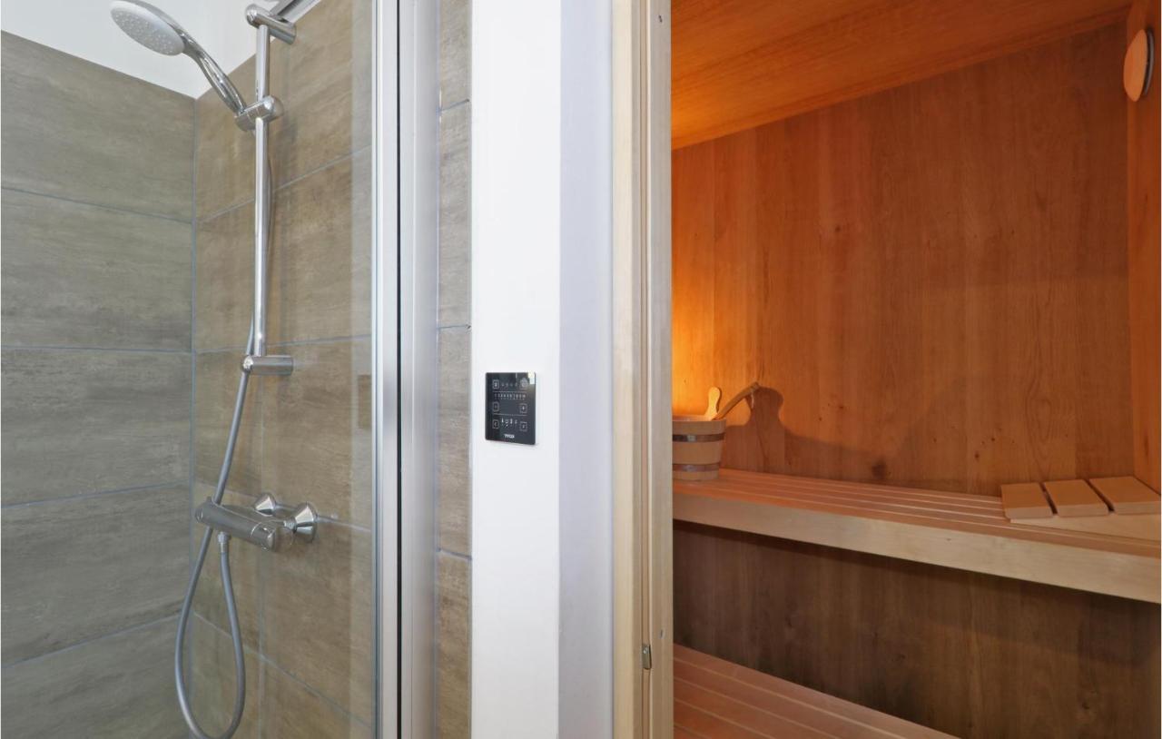 Stunning Home In Lembruch-Duemmer See With Sauna エクステリア 写真